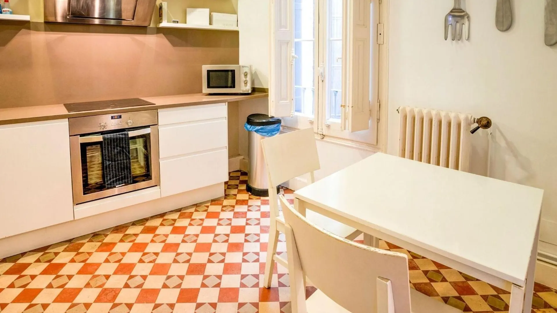 Luxurious Apartment For 9 People Recently Renovated In The Center Of Barcelona 0*,  Spanyolország