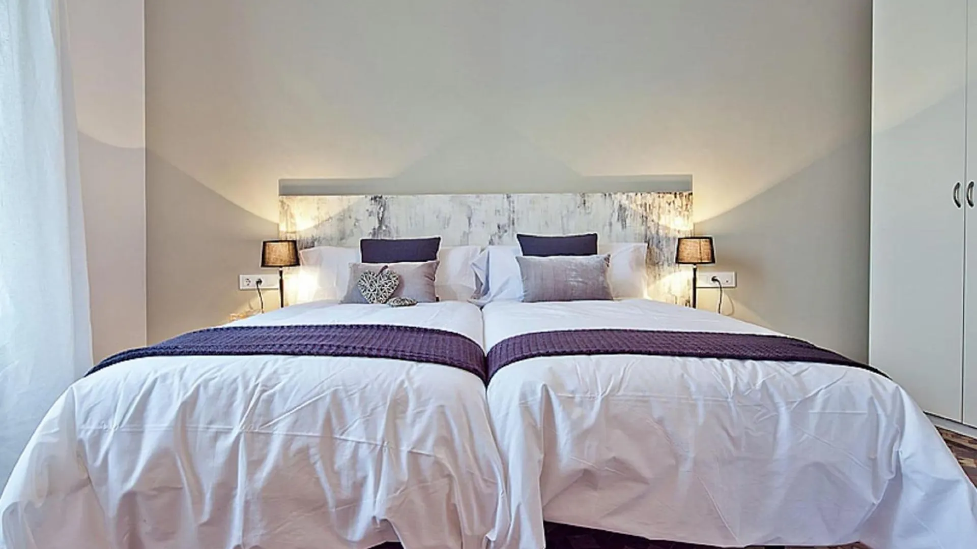 Luxurious Apartment For 9 People Recently Renovated In The Center Of Barcelona Villa