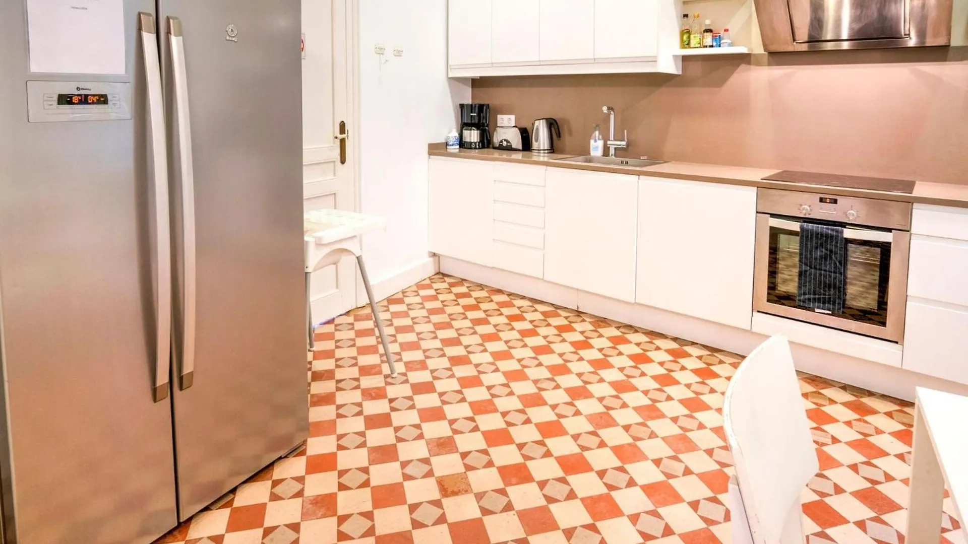 Luxurious Apartment For 9 People Recently Renovated In The Center Of Barcelona