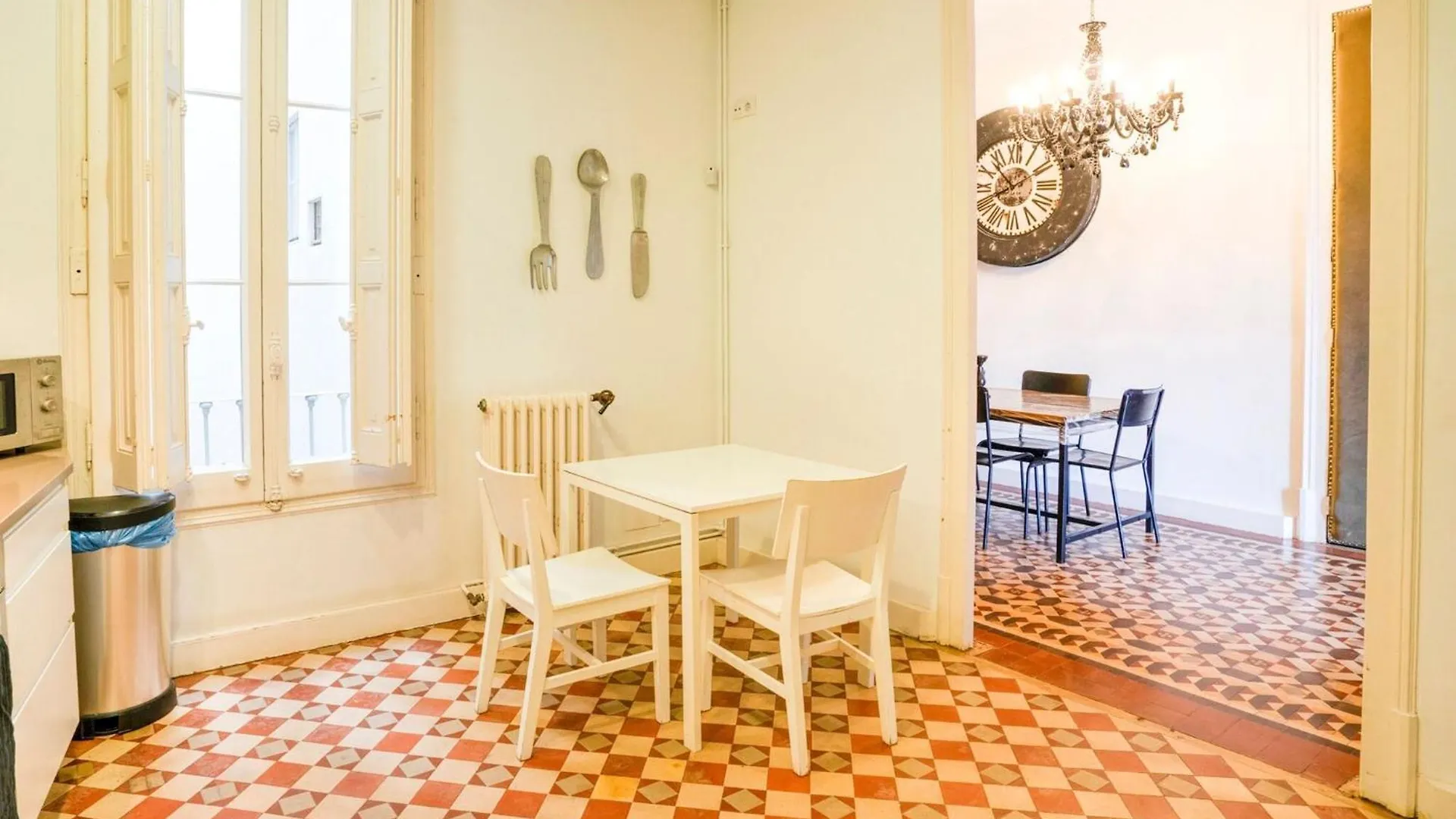 Luxurious Apartment For 9 People Recently Renovated In The Center Of Barcelona