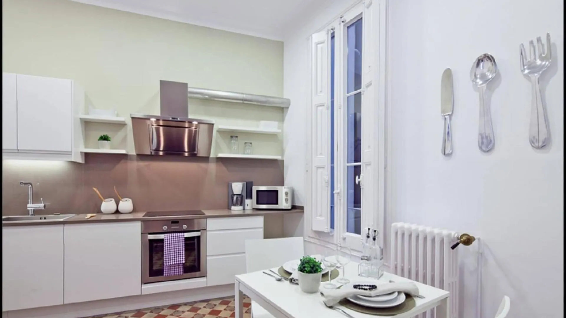 Luxurious Apartment For 9 People Recently Renovated In The Center Of Barcelona 0*,  Spain