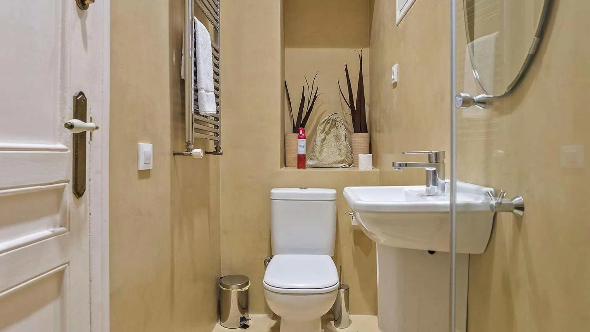 Villa Luxurious Apartment For 9 People Recently Renovated In The Center Of Barcelona