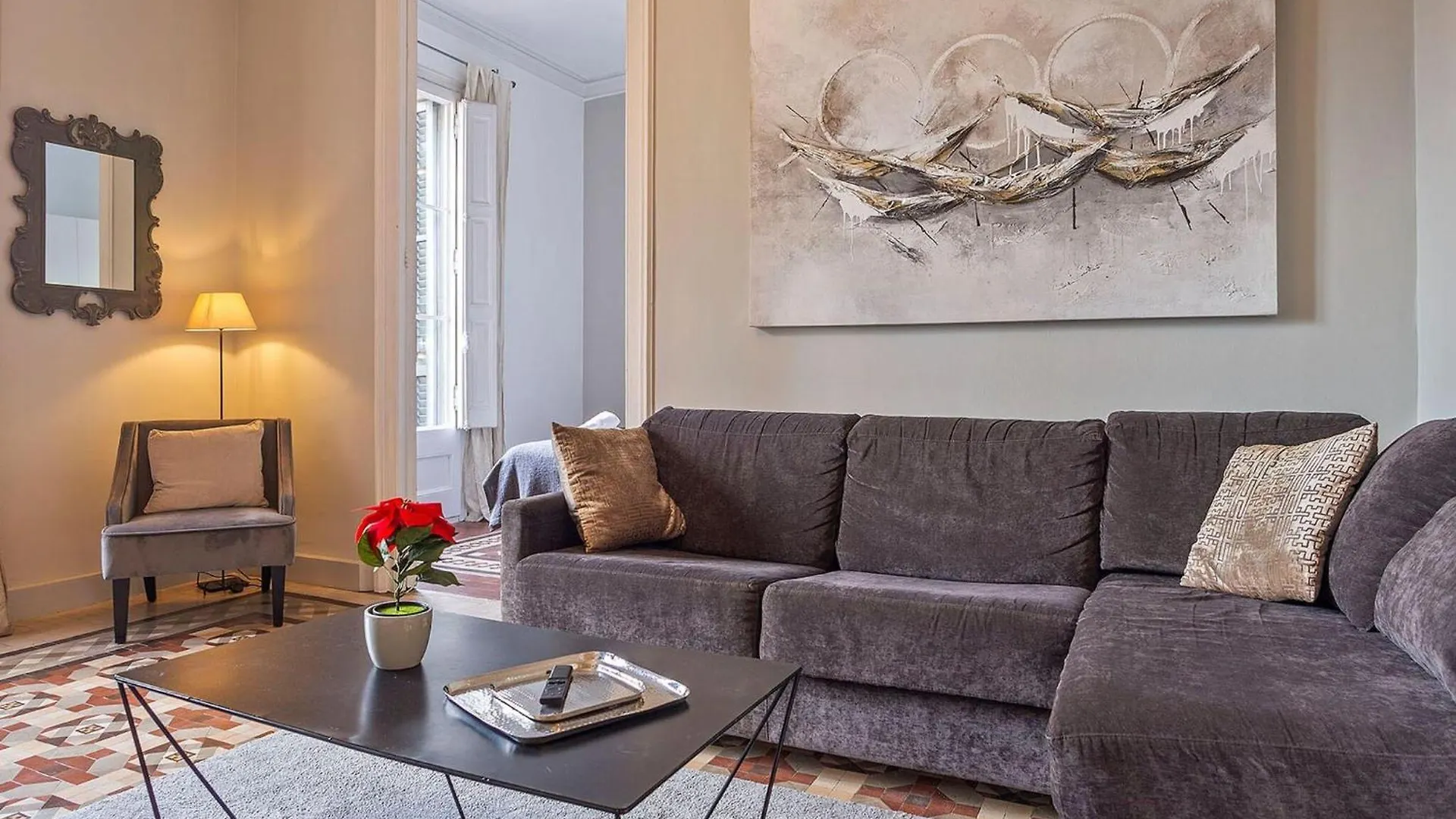 Luxurious Apartment For 9 People Recently Renovated In The Center Of Barcelona 0*,