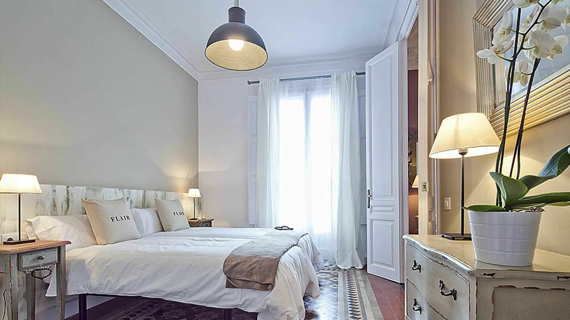 Luxurious Apartment For 9 People Recently Renovated In The Center Of Barcelona 0*,  Spain