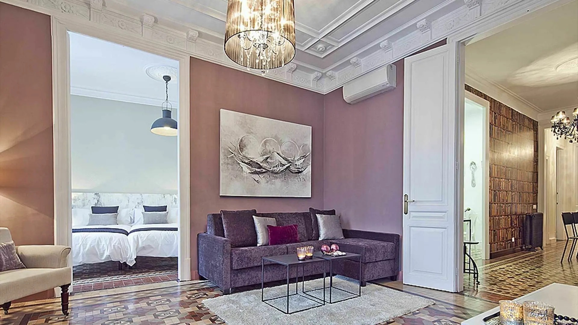 Luxurious Apartment For 9 People Recently Renovated In The Center Of Barcelona Villa